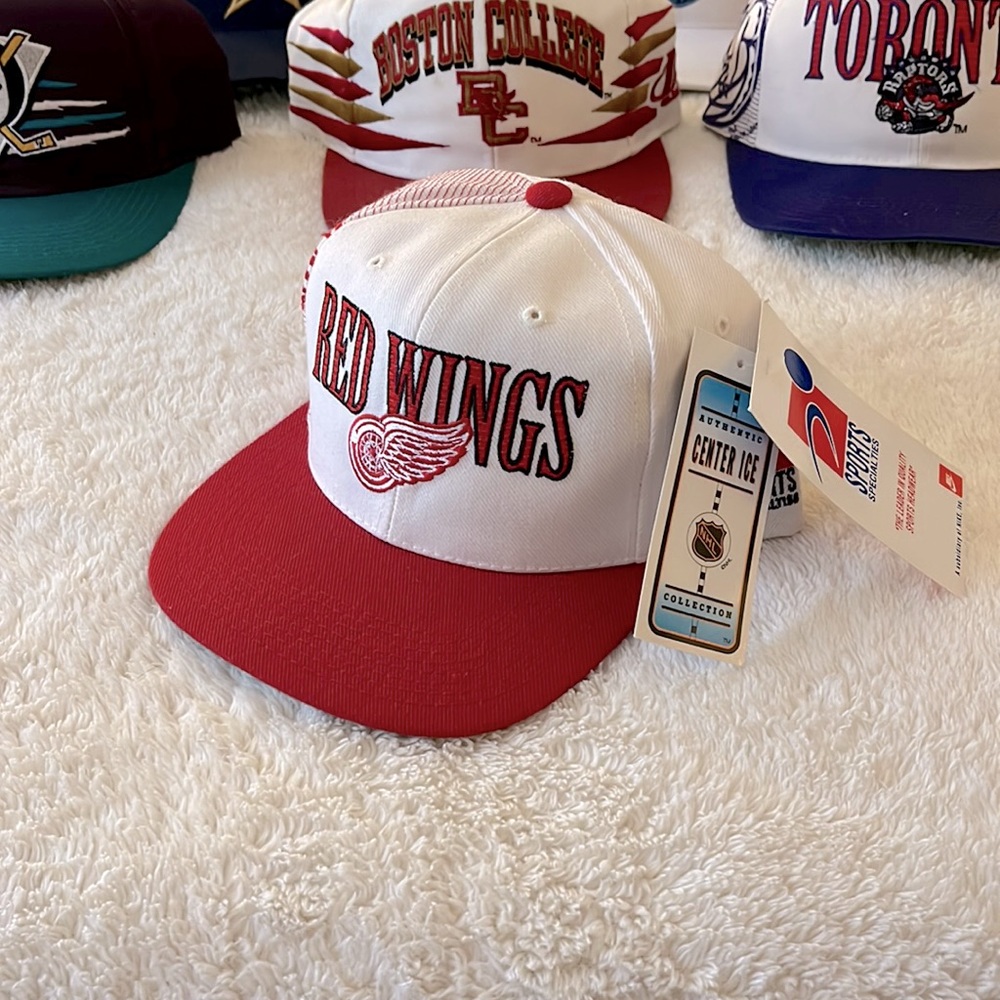 *BRAND NEW* Detroit red wings sports specialties laser stitch snapback hat rare!